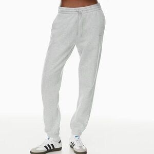 Aritzia Boyfriend Fit Sweatfleece Mega Jogger in Heather Chrome
